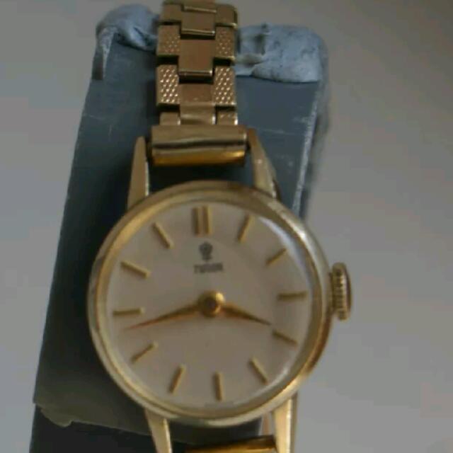 A Petite Rolex Tudor Ladies Gold Plated 17 Jewels Bracelet Wind Up Wristwatch Vintage Collectibles Vintage Watches Jewelry On Carousell