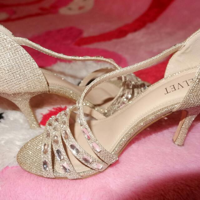 High Heels Velvet Nomer 36 Insole 23cm Heels 7cm Baru Dipake Sekali Saat Wisuda Fesyen Wanita Sepatu Di Carousell