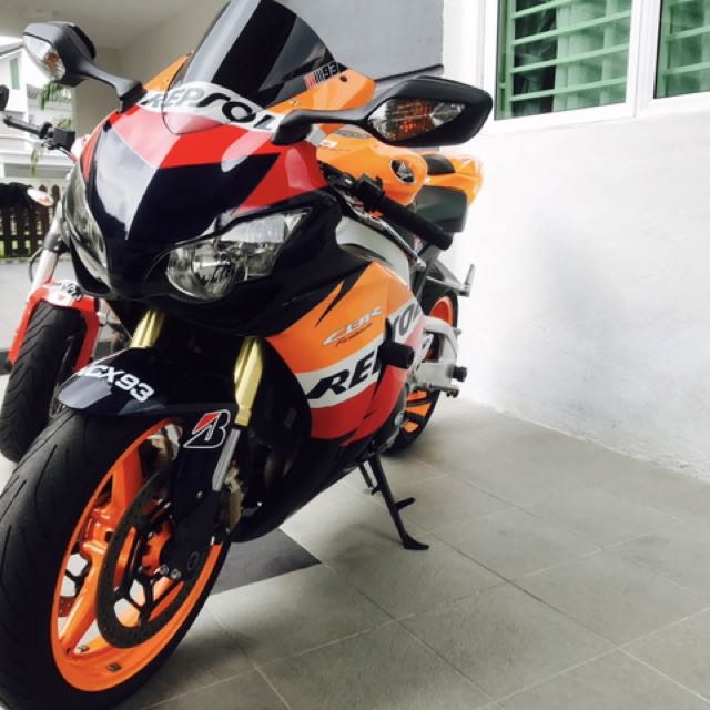 2011 cbr1000rr shop repsol