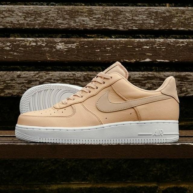 Nike Air Force 1 07 Premium