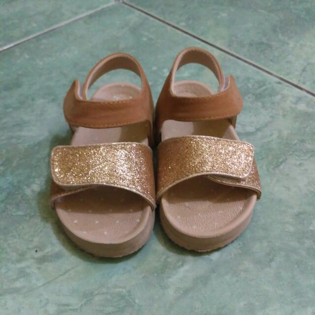 Sandal hotsell sepatu bata