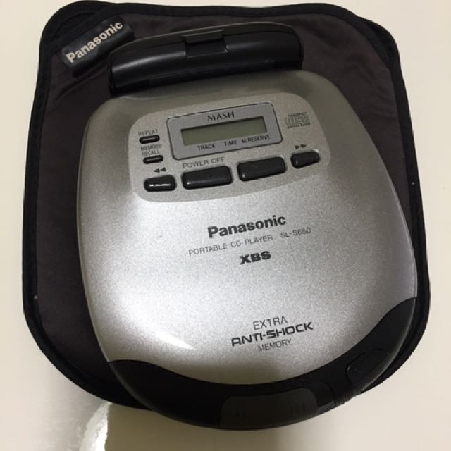 Vintage Panasonic Portable CD player (SLS650), Audio, Portable Music