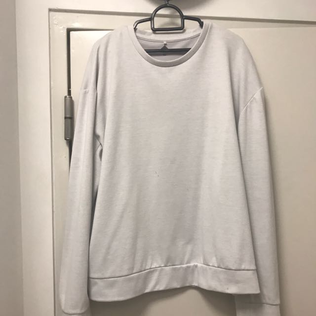 White Oversized Sweater, Men's Fashion, Tops & Sets, Hoodies on Carousell