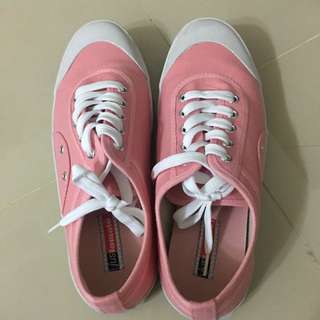 粉紅色平底鞋