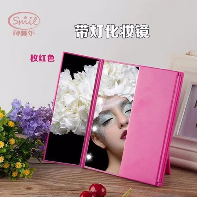 Mirror With Led Light (Category: Makeup) located in Manila. Submitted by everythinchic (Listing ID 119529468, Image 3). Description: .
