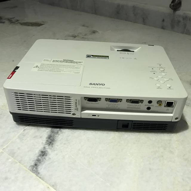 SANYO XGA PROJECTOR MODEL PLCXW200, TV & Home Appliances, TV