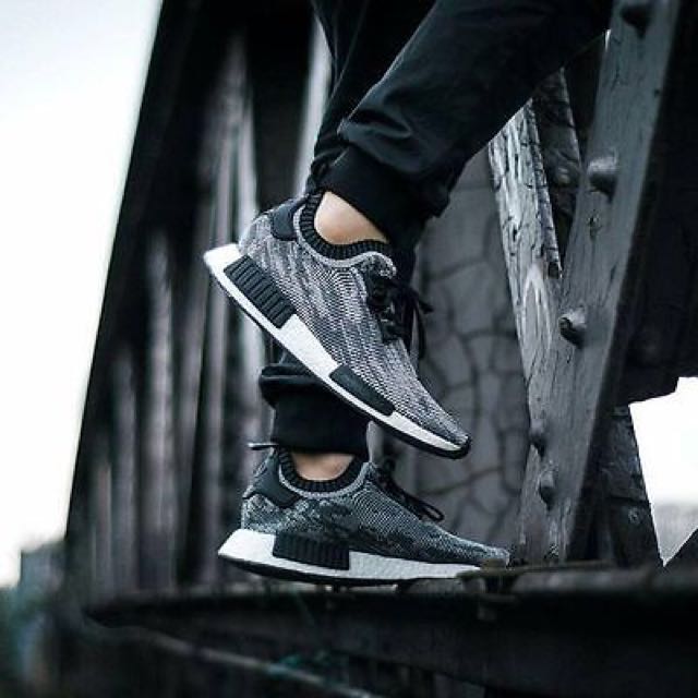 Begravelse historie riffel 1 PAIR LEFT, NEGO] NMD R1 Primeknit Oreo Glitch, Men's Fashion, Footwear,  Flipflops and Slides on Carousell