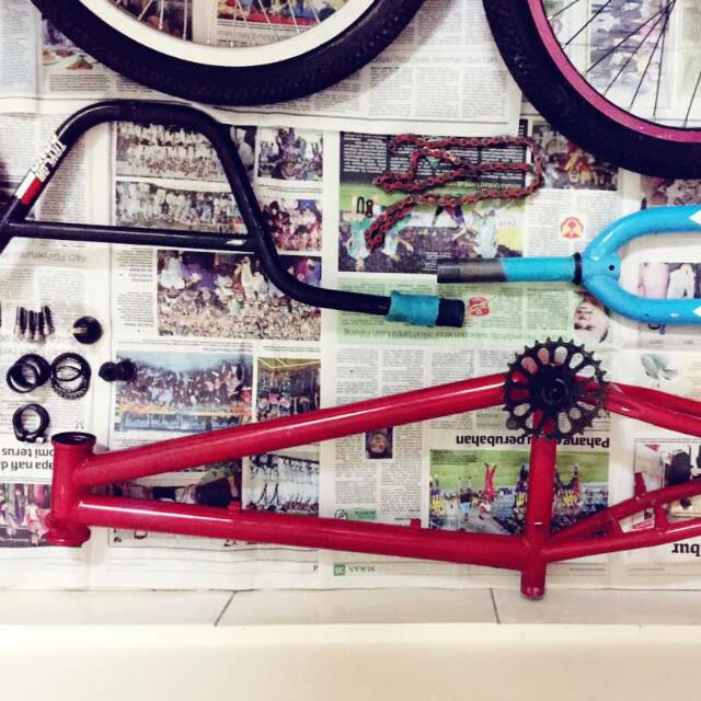 Cat discount frame basikal