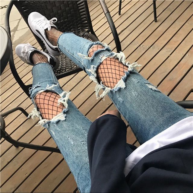 Jeans with fishnet tights discount