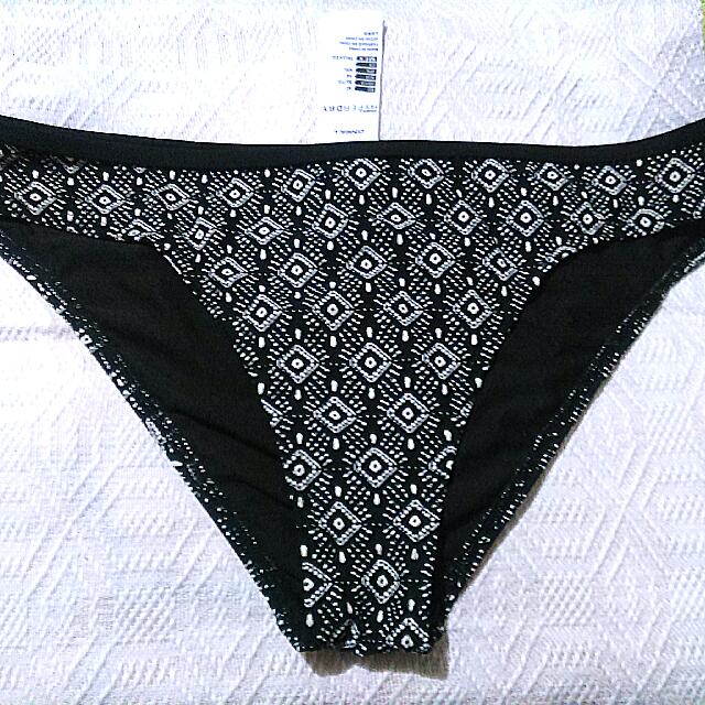 Swimwear (Category: Bikinis & Swimsuits) located in Baguio. Submitted by authenpicks (Listing ID 119574737, Image 3). Description: .