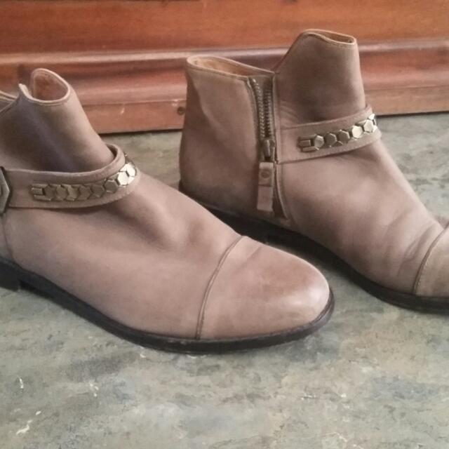 vintage brand boots