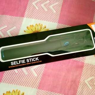 Monopod With Shutter