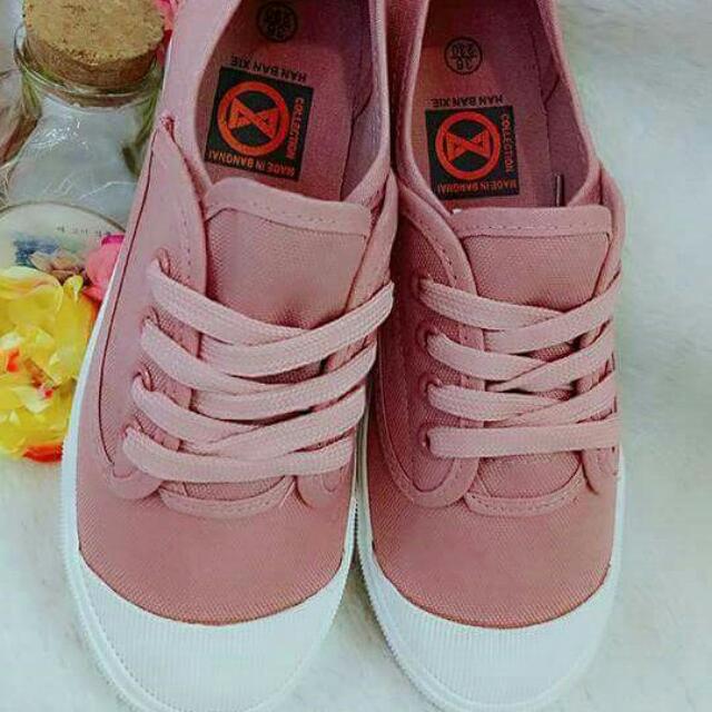 peach rubber shoes