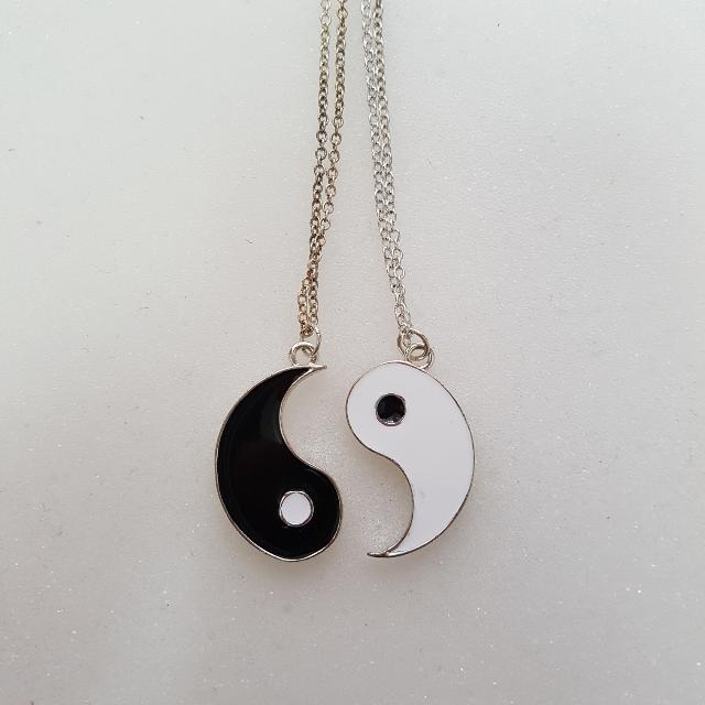 Yin yang necklace best sale lovisa