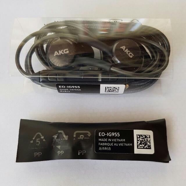 Brand New Samsung S8 S8+ Earphones Headphone EarPods Tuned by AKG (Loose  Pack Original) With Ear Buds, Mobile Phones \u0026 Gadgets, Mobile \u0026 Gadget  Accessories, Other Mobile \u0026 Gadget Accessories on Carousell
