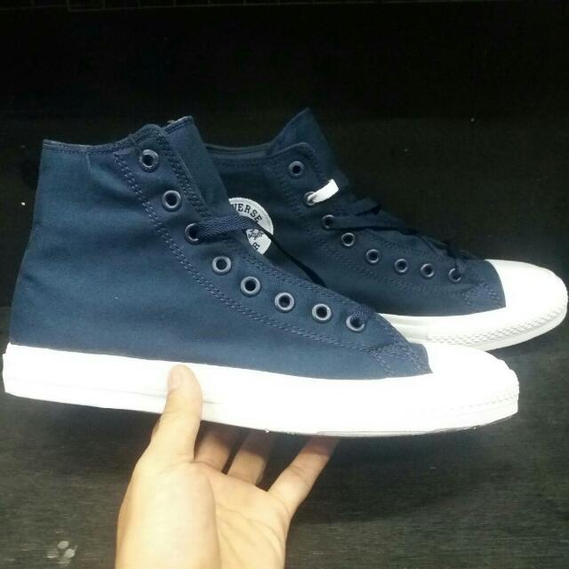 converse biru navy