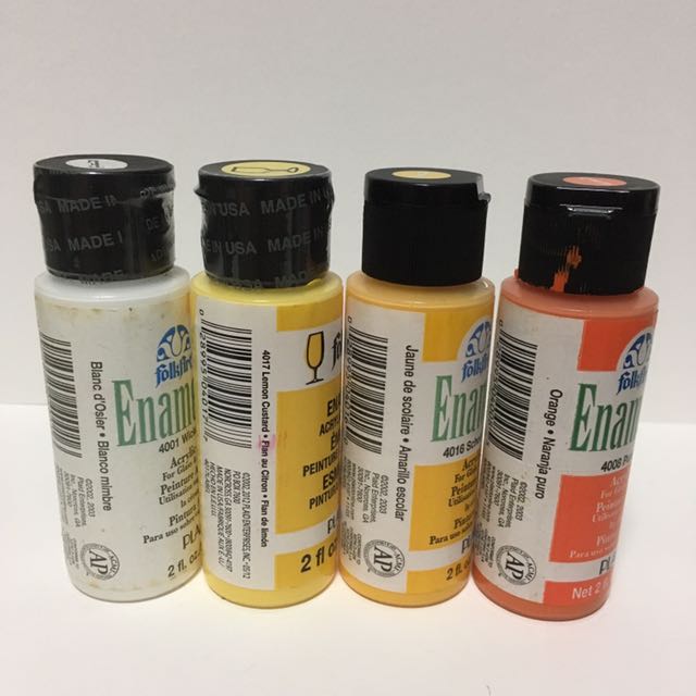 ENAMEL-PAINT-BOTTLES