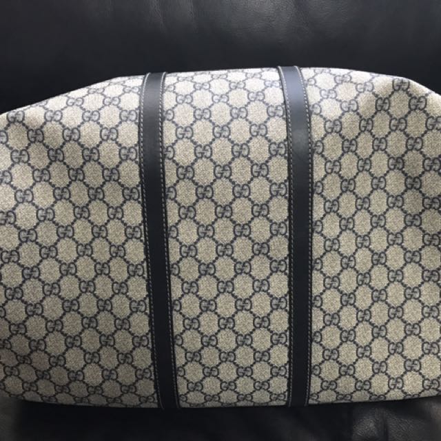 Gucci GG Supreme Carry On Shoulder Strap Duffle Bag, Men's Fashion