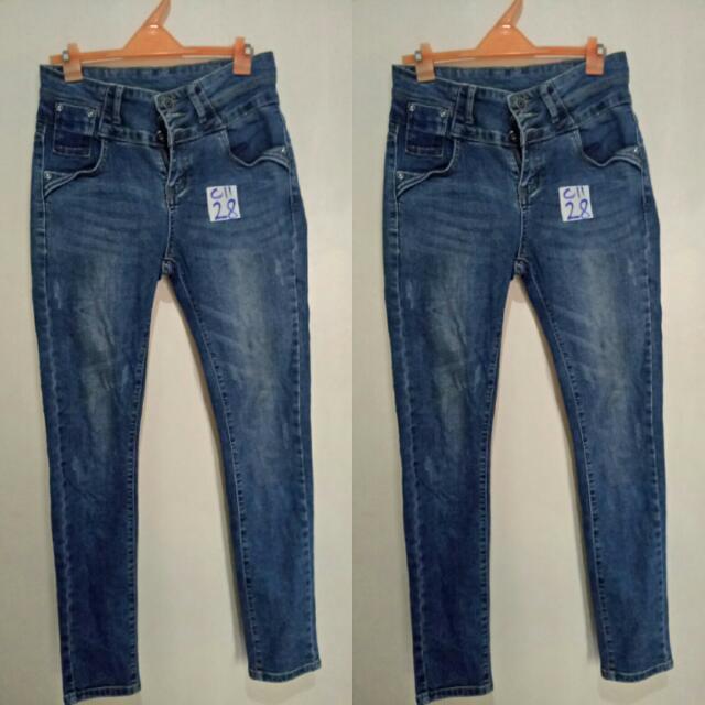 High Waist Skinny Jeans (Category: Jeans) located in Pasig City. Submitted by khateeey (Listing ID 120184680, Image 1). Description: .