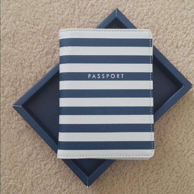 kikki k passport holder