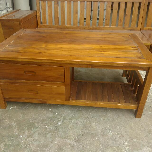 Kursi Sudut Kayu Jati Perabotan Rumah Di Carousell Bahan baku kayu jati londo atau jati belanda ada pada warna kayu yang putih serta memiliki corak serat sangat berkarakter.