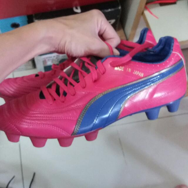 puma pink football boots