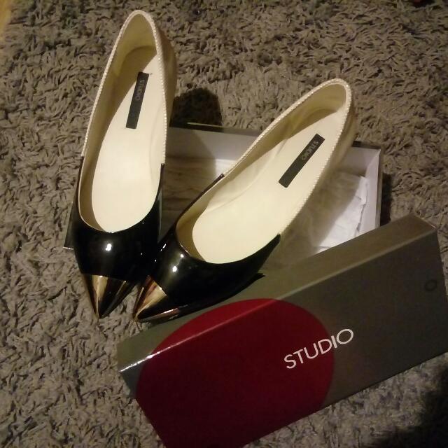 Studio Branded Ladies Flat Shoes, Women 