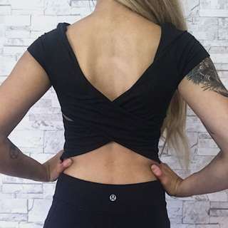 Black Crossover Crop