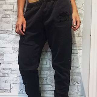 Roots Sweat Pants; Size M
