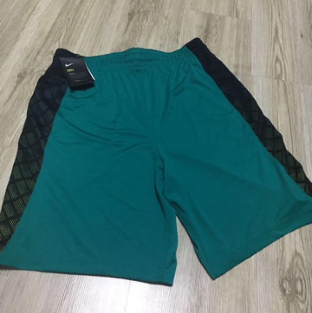 Nike elite liftoff shorts top