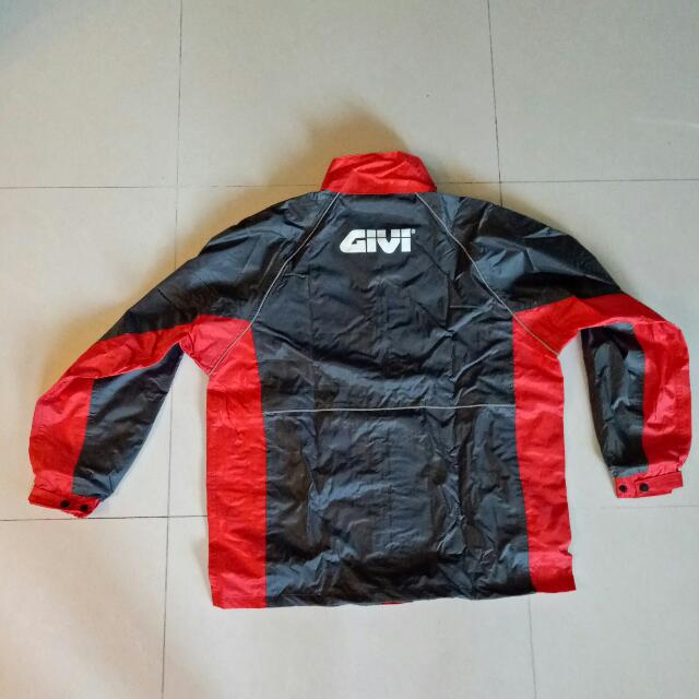 Givi Raincoat M size Motorcycles Motorcycle Apparel on Carousell