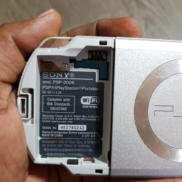 Sony PSP PlayStation Portable Model PSP-2006, Video Gaming, Video Game ...