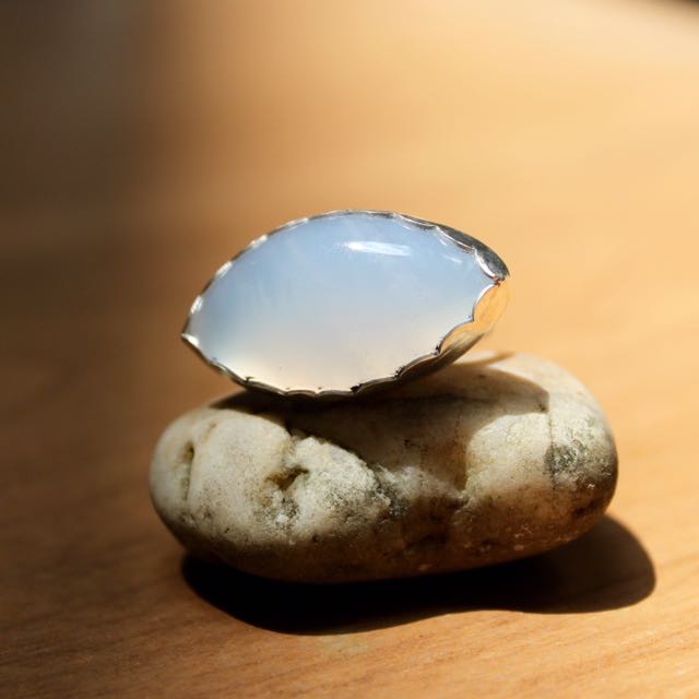 the eye ring blue lace agate set in sterling silver. size 7.