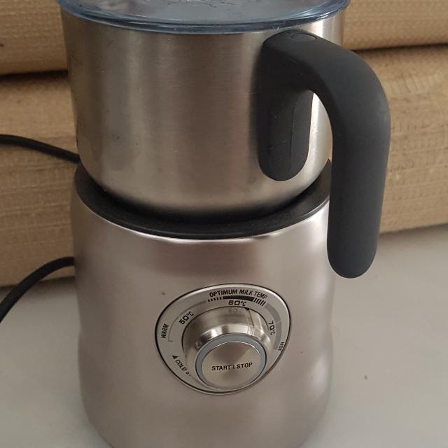 https://media.karousell.com/media/photos/products/2017/08/07/breville_milk_cafe_frother_1502096007_c3b68dfb.jpg
