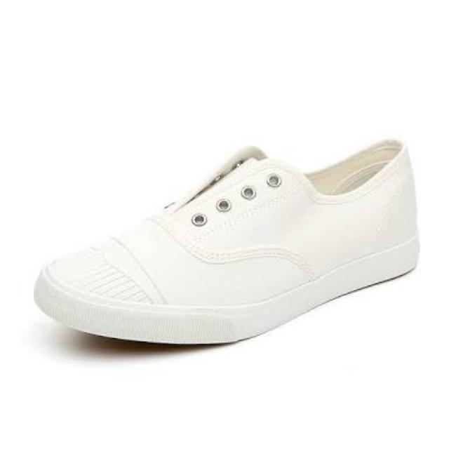 M General White Sneakers / Rubber shoes, Women's Fashion, Footwear, Sneakers  on Carousell