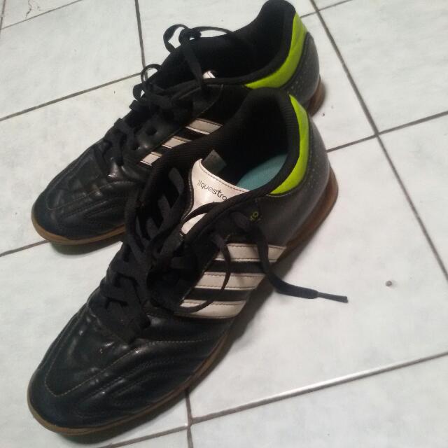 Sepatu futsal online adidas 11 pro