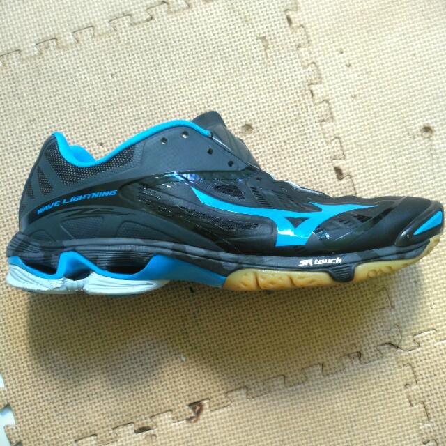 Sepatu Voli Mizuno Wave Lightning Z2 Olah Raga Perlengkapan
