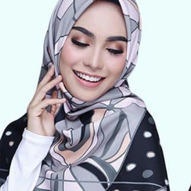 Ameeza Zaini Secret Wish Printed Square Bawal Women s Fashion