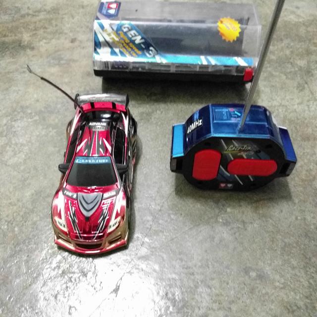 race tin car