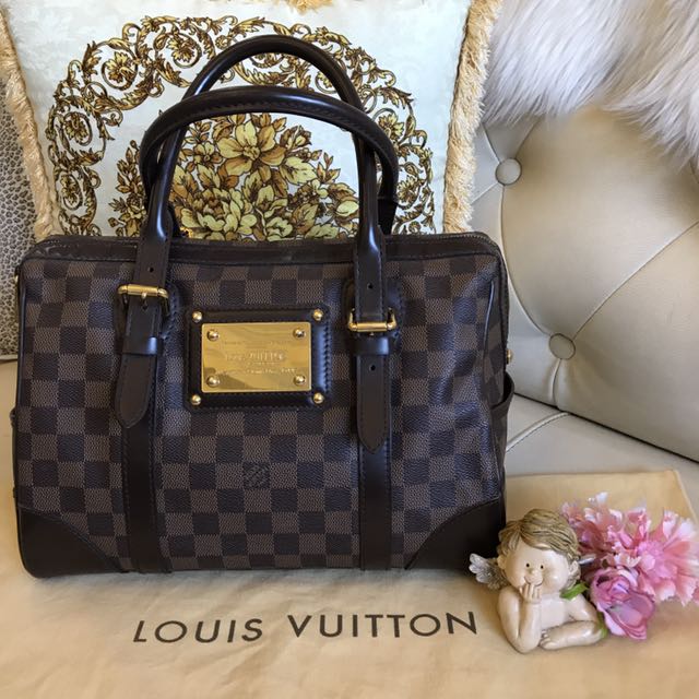 Louis Vuitton Damier Ebene Canvas Berkeley Bag, Women's Fashion, Bags &  Wallets, Purses & Pouches on Carousell
