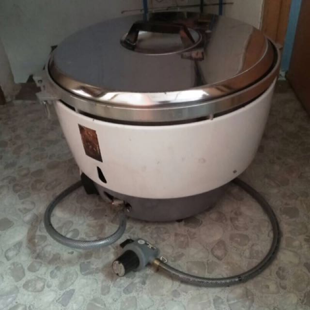 Periuk Nasi Besar Peralatan Dapur Di Carou
