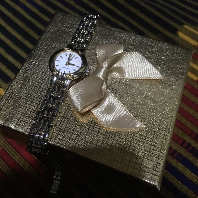 Q&q quartz base metal discount bezel