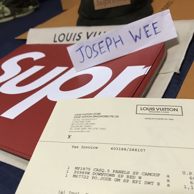 louis vuitton supreme clutch
