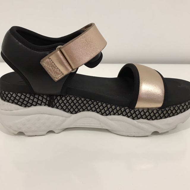 Authentic Skechers Luxe Foam Sandal