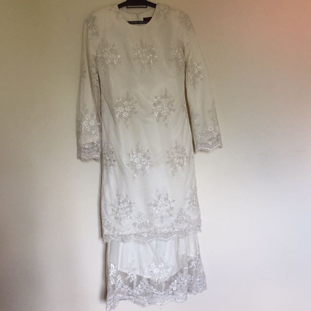 Baju Kurung Moden Nikah Women S Fashion Bridal Wear On Carousell