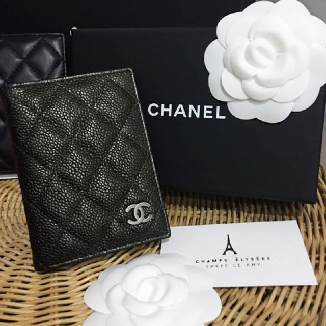 Bnib Chanel Bi Fold Card Holder