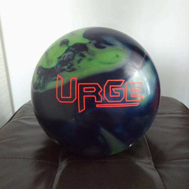Columbia 300 Urge Bowling Ball Sports Sports Games Equipment On Carousell