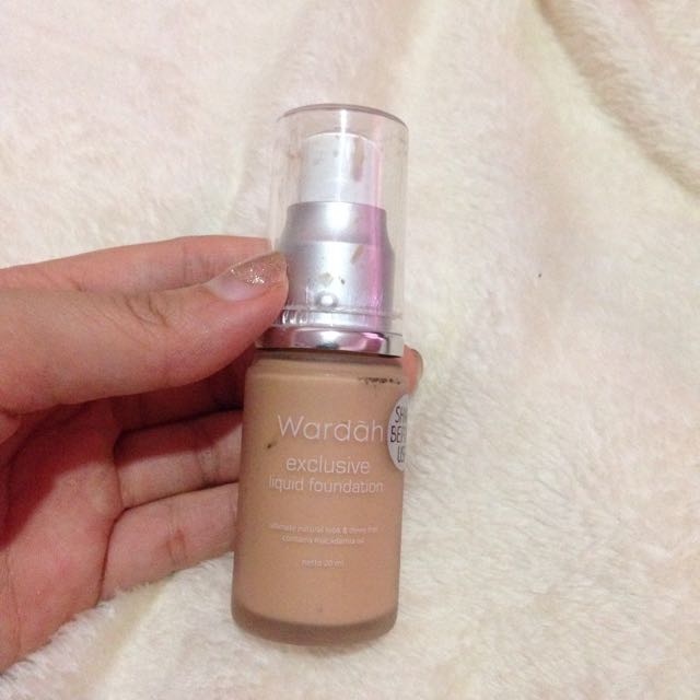 Wardah Exclusive Liquid Foundation Kesehatan Kecantikan Rias