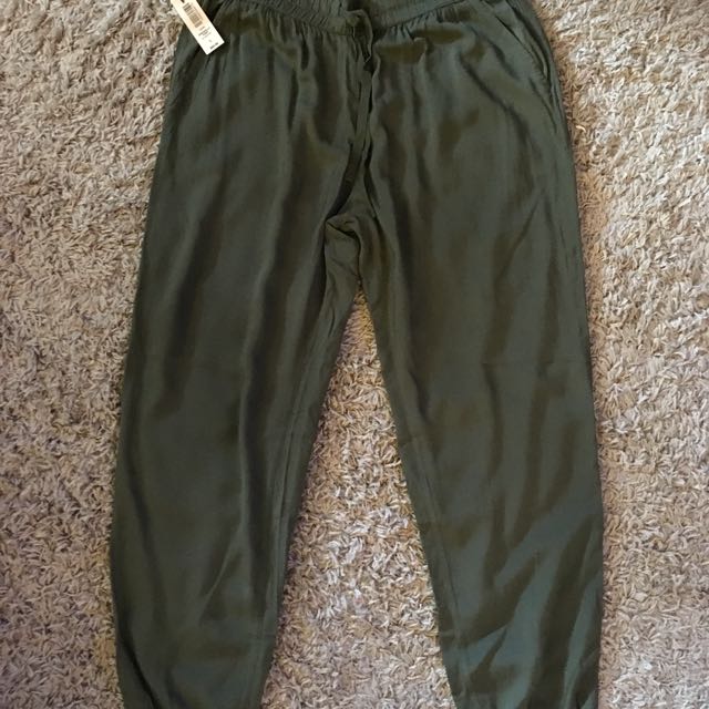 Aritzia \