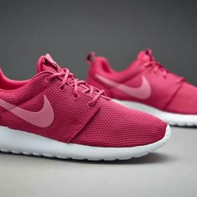 nike roshe pink white